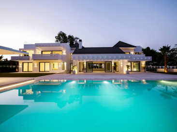 Villas  en venta en la Costa del Sol : Marbella, Estepona, Benahavis, Mijas,  Benalmadena, Manilva